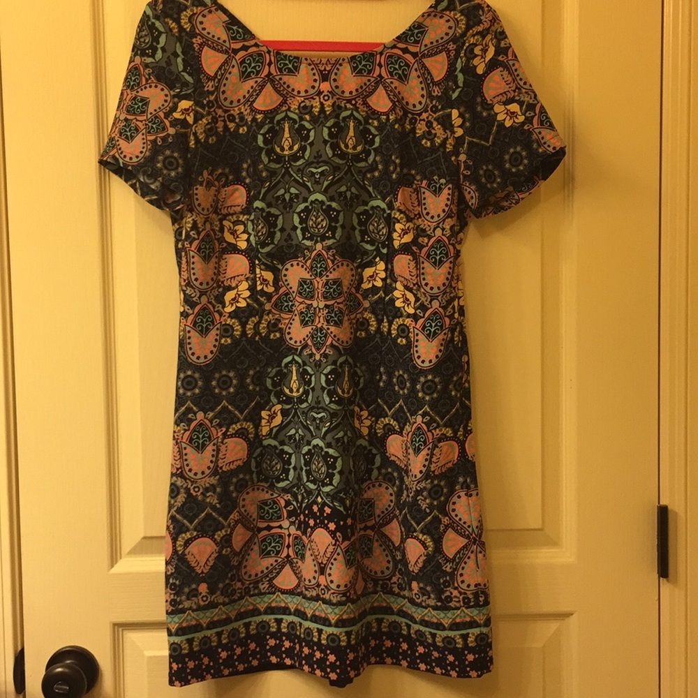 Beautiful pattern with criss cross back dress